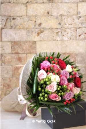 Renkli Güller Şık Buket