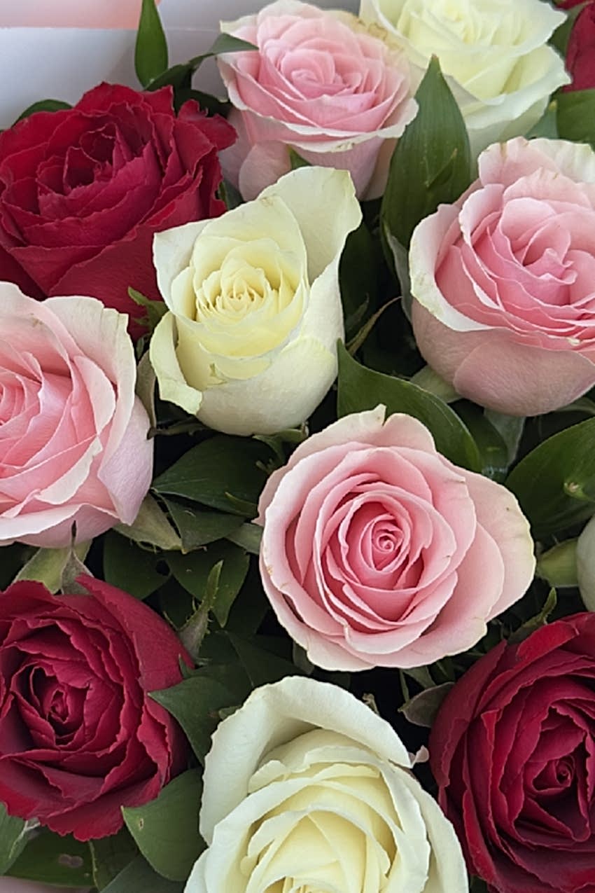 15 Renkli Gül Buketi