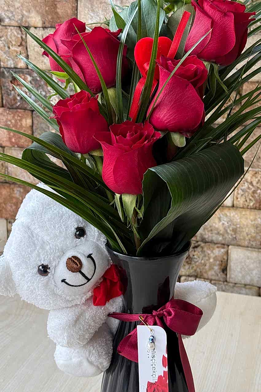 Vazoda Gül ve Ayıcık